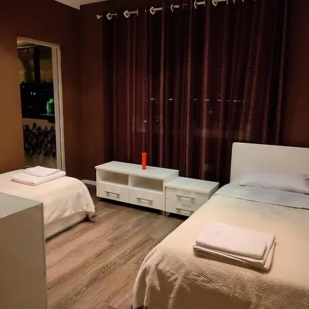 The Easy House Apartment *
